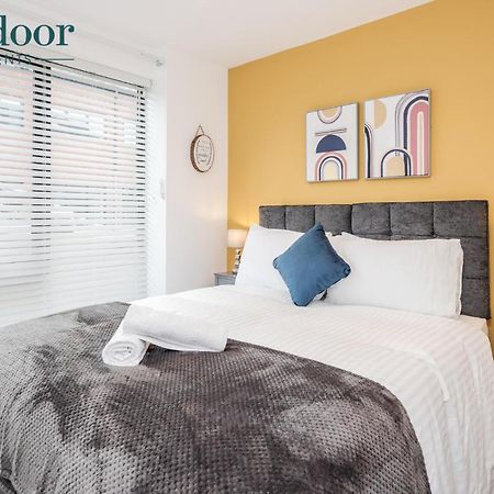Milton Keynes Apartments, Sleeps Up To 5, Free Parking, Free Wifi & Movies, 7 Mins Drive To Milton Keynes Central Station For Direct Trains To London & The North Екстер'єр фото