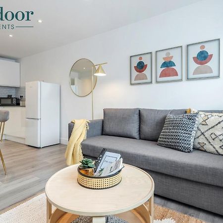 Milton Keynes Apartments, Sleeps Up To 5, Free Parking, Free Wifi & Movies, 7 Mins Drive To Milton Keynes Central Station For Direct Trains To London & The North Екстер'єр фото